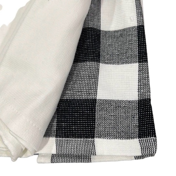 NWOT Rae Dunn Halloween towels set of 2 - Picture 3 of 5